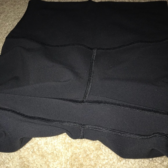 *** SOLD ****** Lululemon Align Sz4 - Picture 4 of 6